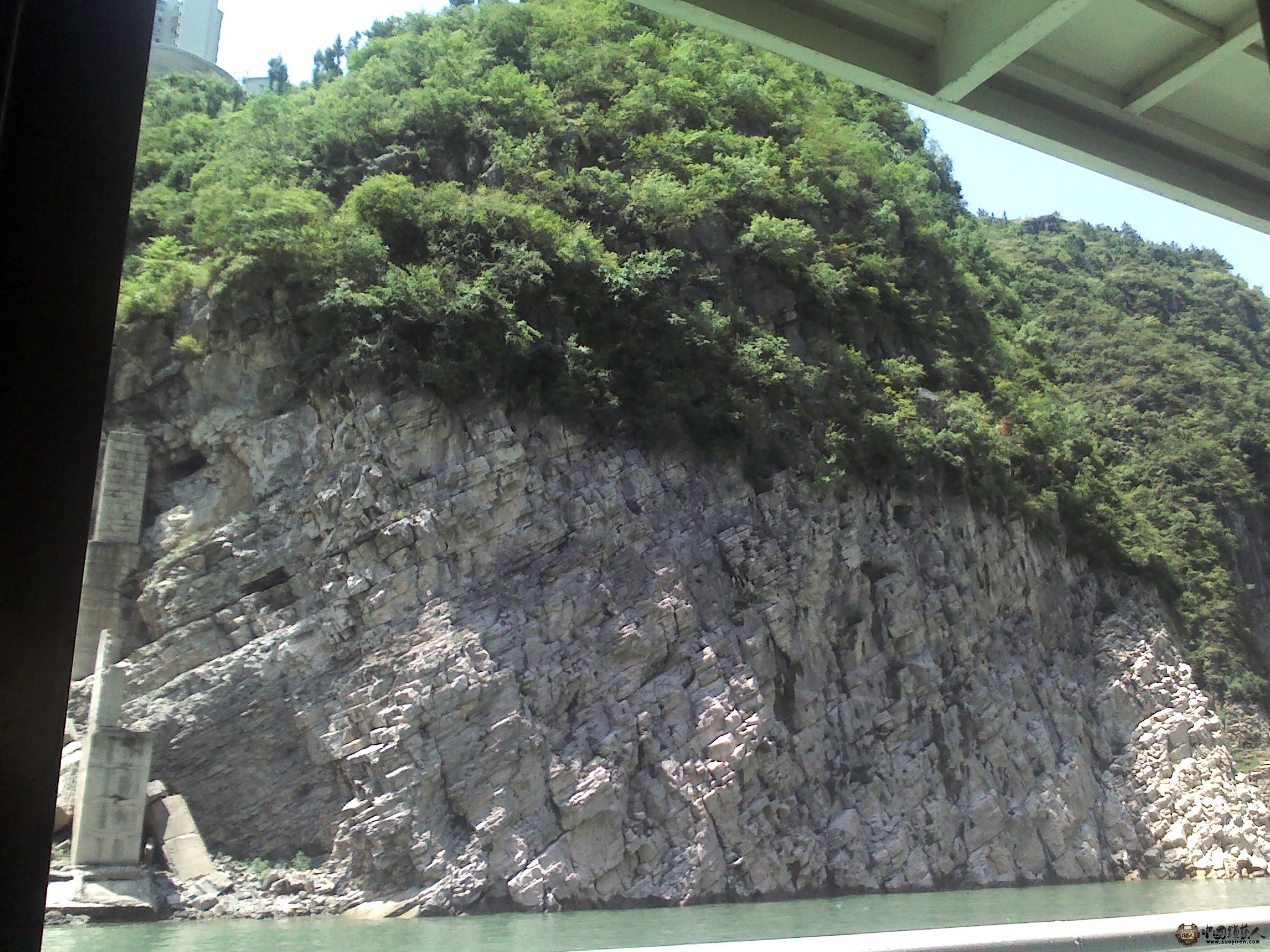 万重山
