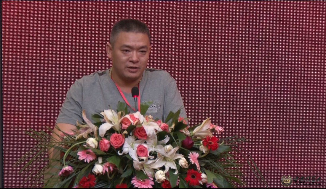 国匹杨工上台讲话