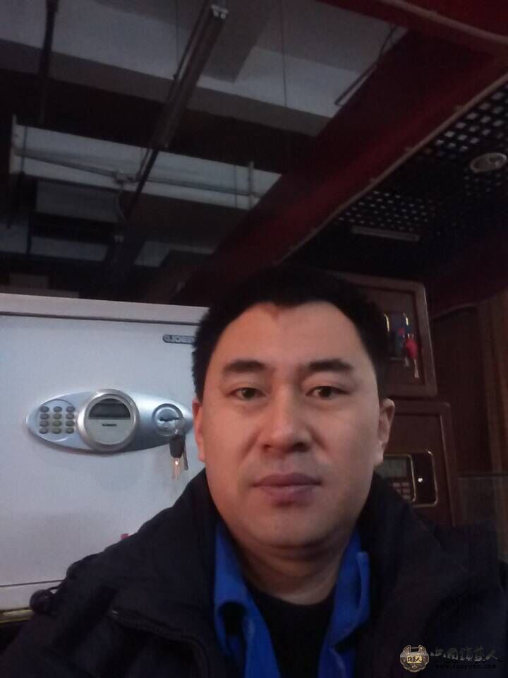 关师傅个人照.jpg