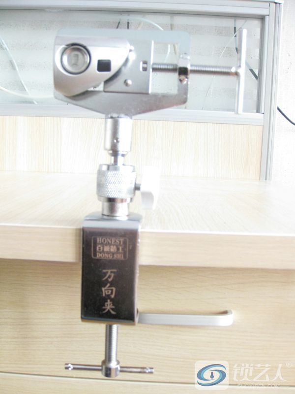 百诚精工万向练功夹使用展示