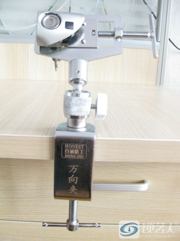 百诚精工万向练功夹使用展示