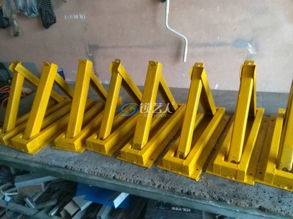 自己下料上漆做的单位用地锁