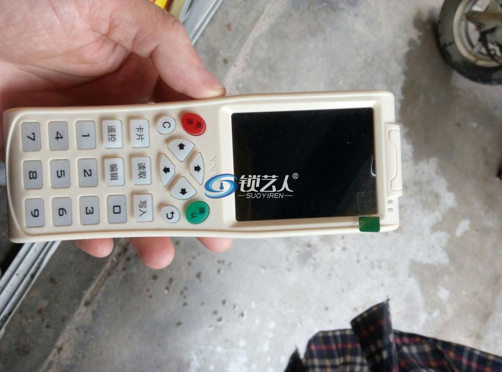 155476608114323_214.jpg