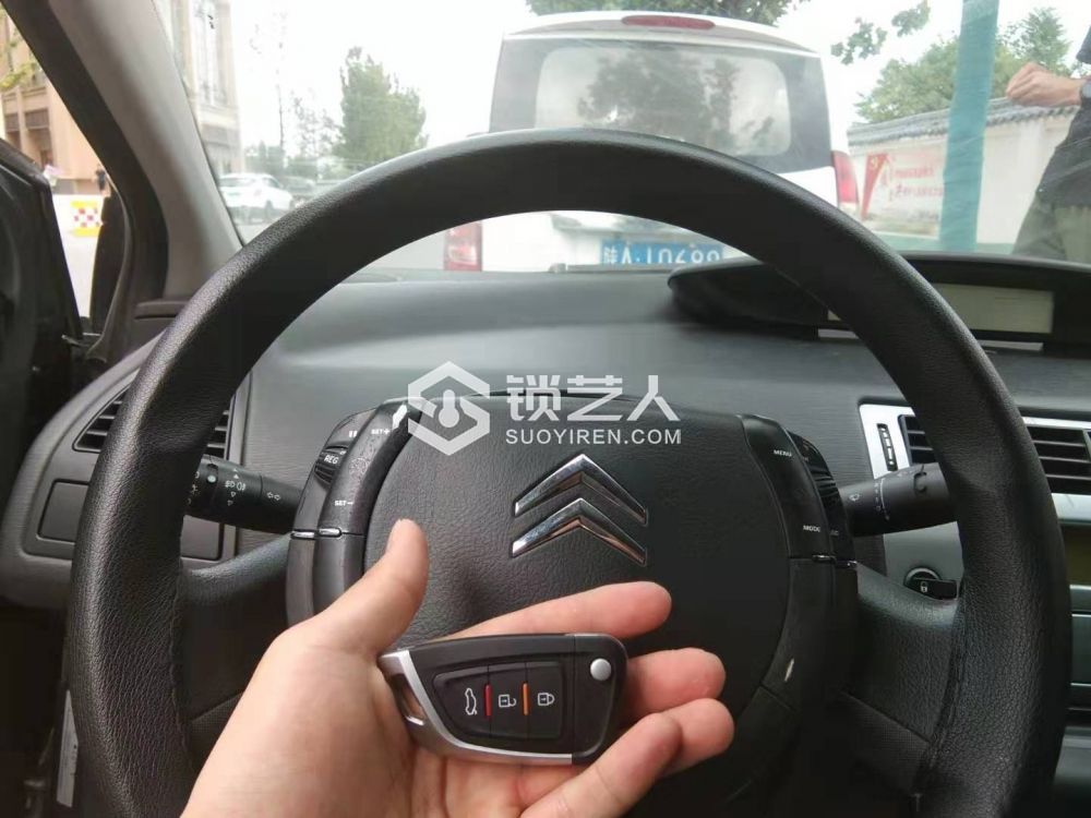 1563341258471504_875.jpg