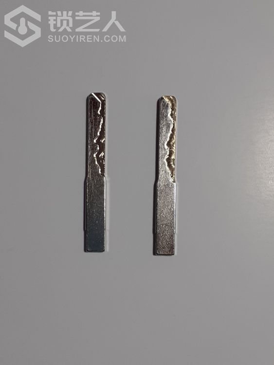 左边海豚开的右边立铣机开的