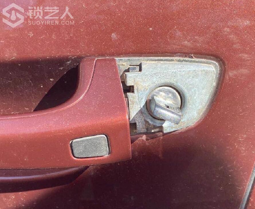 左边拧到头