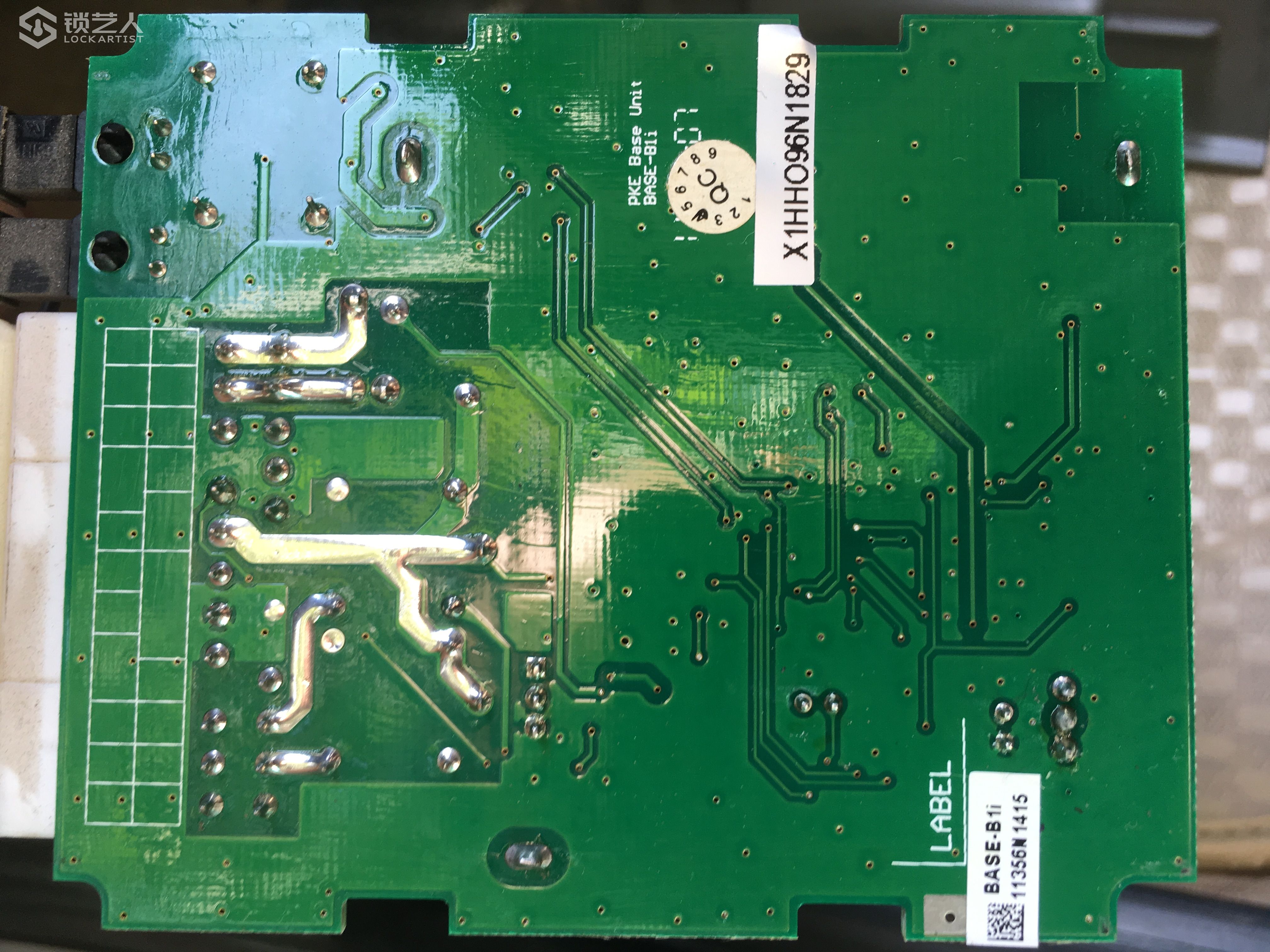abad1388-b3be-4e7b-a25a-eec70ea6ec50.jpg